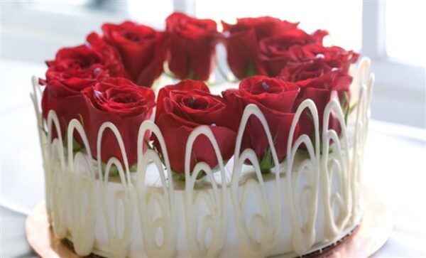 Roses Cream Cake